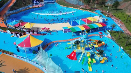 Laatste bedrijfscasus over Opnieuw een belangrijke ontwikkeling in Centraal-Azië! Een waterpark van 25.000 m² in Turkestan, Kazachstan, staat op het punt te openen en ons bedrijf heeft de levering van het hele systeem voltooid.