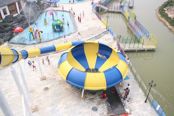Guangzhou Vison Glasvezel waterglijbanen voor extreem plezier met Space Bowl HT-11