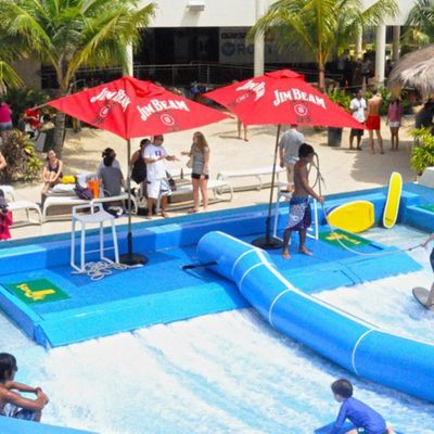 OEM Flowrider Surfsimulator met 65kw waterpomp en zacht sterk PVC voor waterparken 15,3m*9,3m