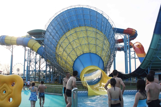De commerciële Pool van het Glasvezelwater glijdt/de Middelgrote Dia van het Tornadowater voor Waterpark