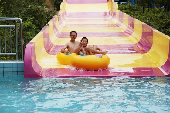 Het reuzemateriaal die van het Waterpark Swwiming-het Waterdia's van de Poolglasvezel voor Volwassenen in Als thema gehad Waterpark opwekken