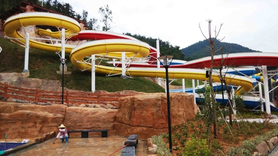 Spiraalvormige het Waterdia's van het roestvrij staalbevestigingsmiddel FRP voor Reuze Openluchtwaterpark