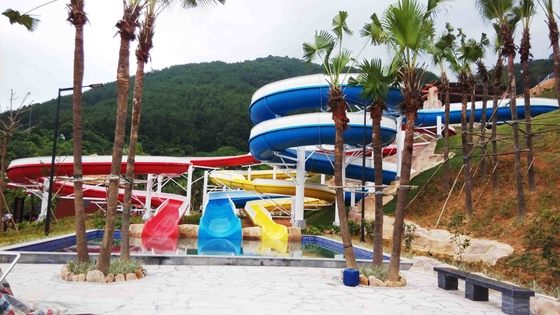 Het openluchtdouanewater glijdt Glasvezel, het Populaire Materiaal van het Waterpark voor Volwassene