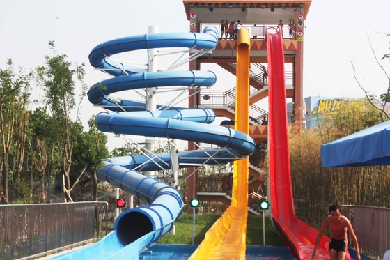 Kleurrijk Aqua-Parkmateriaal, de Dia's van het Douanewater met Gegalvaniseerd Koolstofstaalkader