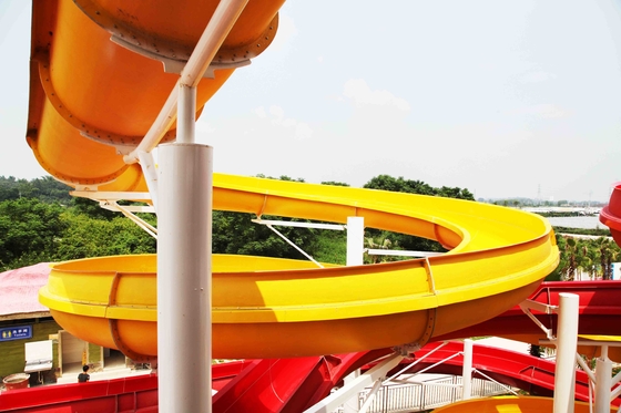 Openlucht van de de Dia'sdouane FRP van het Glasvezelwater Ce van het Waterdia's Spiraalvormig Rood