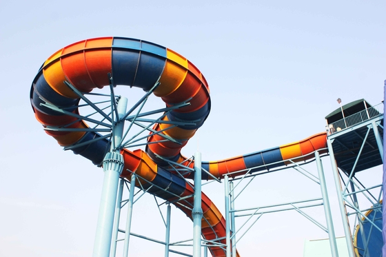 De gegalvaniseerde dia's van koolstofstaalaqua voor waterparkproject, de dia van het poolwater