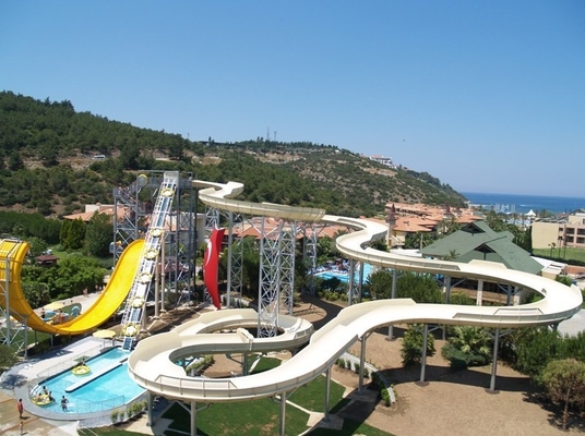 Boven het waterdia van de grondpool voor pret van het familie de interacetive water in aquapark