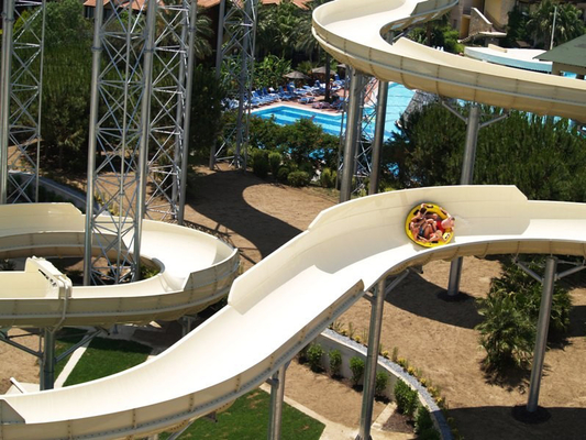 Boven het waterdia van de grondpool voor pret van het familie de interacetive water in aquapark