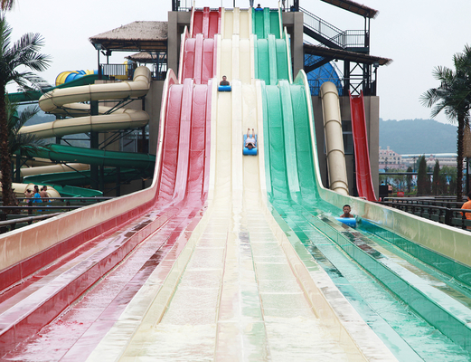 Het Waterdia's van de regenboogdouane van Waterpark voor het Spel van het Familiewater