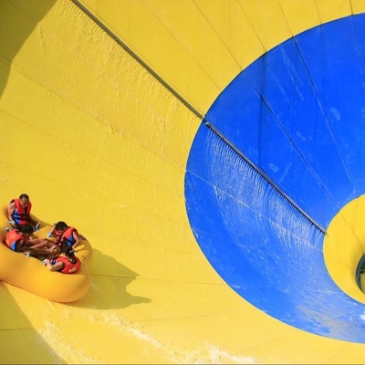 Hoog - Dia van het kwaliteits de kleurrijke Super Water met Ruimtegaten Lange Dia voor pretpark