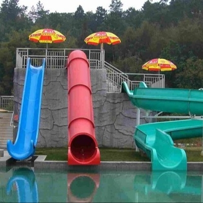 Het Water van de minijonge geitjes van het Waterpark glijdt de Kleurrijke Dia van het Glasvezel Zwembad
