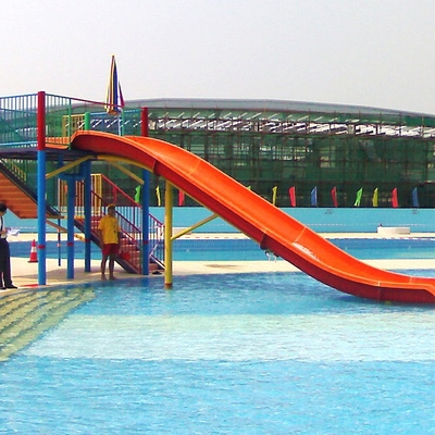 Het Waterdia van glasvezelkinderen voor een waterpark Blauw/Geel/voor het Park dat van het Jonge geitjeswater aanpast
