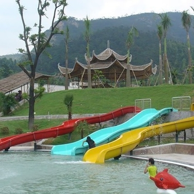 Het Waterdia van glasvezelkinderen voor een waterpark Blauw/Geel/voor het Park dat van het Jonge geitjeswater aanpast