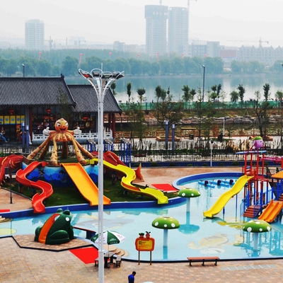 Het Waterdia van glasvezelkinderen voor een waterpark Blauw/Geel/voor het Park dat van het Jonge geitjeswater aanpast