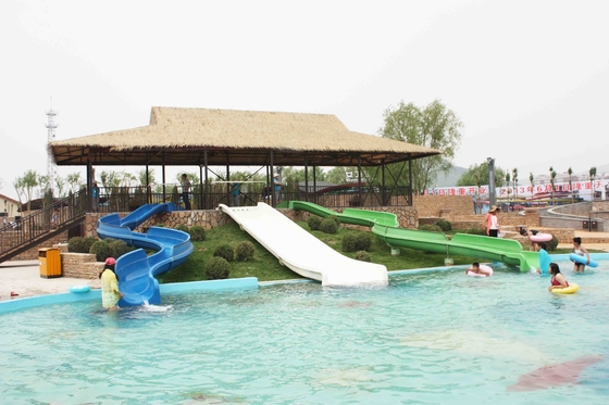 De aangepaste Spelen van het de Dia'sPretpark van het Jonge geitjeswater voor Familieinteractie