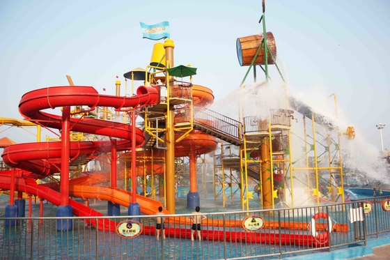 Het opwekken van het park van het familiewater in giantic waterhouse met verschillende stijlwaterslide
