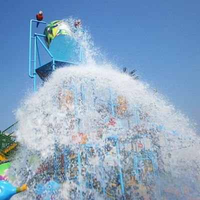 Het openluchtpark van het de Speelplaatswater van Waterspelen, Groot Waterhuis voor 100 Ruitersoem