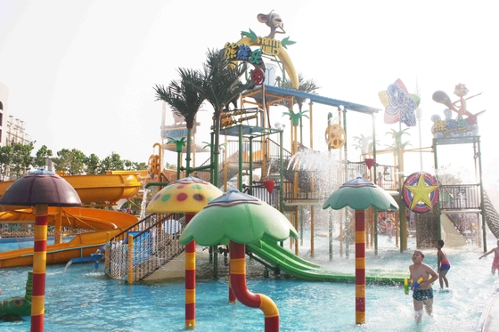 De grote Speelplaats Ashland van het Waterpark/DSM-Hars voor Familie Grappig Spel