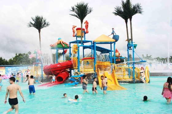 Het Project van het waterpark/het Waterdia van het Speelplaats de Duurzame Grote Aangepaste Water van Jonge geitjes