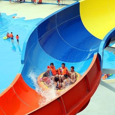 Familie Rafting Waterglijbaan met 6 personen per keer capaciteit en op maat gemaakt ontwerp met 304 roestvrijstalen schroeven