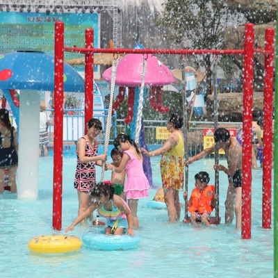 Het Parkmateriaal van de waternevel met water pompende machine in pret waterparks