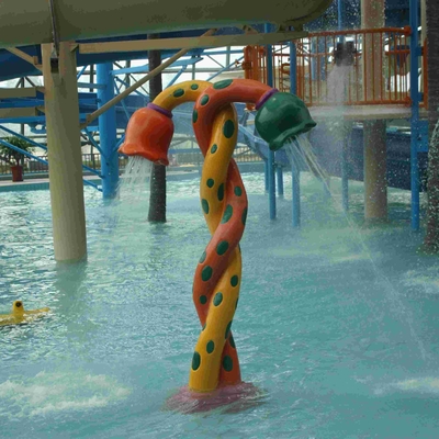 Het Parkmateriaal van de waternevel met water pompende machine in pret waterparks