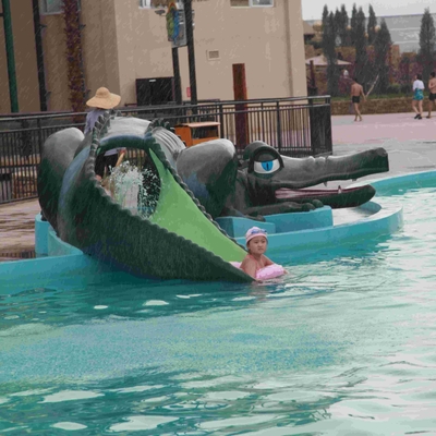 De Dia van de het Materiaalkrokodil van het waterpark, de Kleine Dia's van de Waterpool voor Jonge geitjes