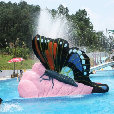 De binnen van het Materiaaljonge geitjes van de Waterspeelplaats van de het Waterpool Glasvezel van de de Dia'svlinder