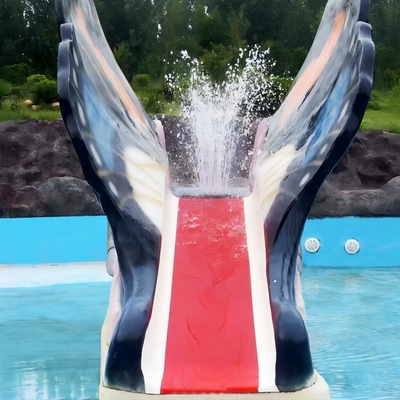 De binnen van het Materiaaljonge geitjes van de Waterspeelplaats van de het Waterpool Glasvezel van de de Dia'svlinder