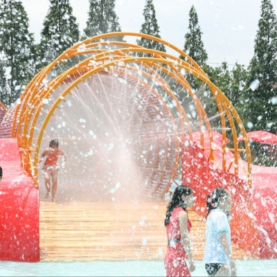 Het openluchtmateriaal van de het Labyrintspeelplaats van de Vermaakkrab, Spel van Aqua van het Waterpark het Grote