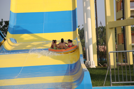 Het opwekken van Dia's van het de Combinatie de Spiraalvormige Water van de Vakantietoevlucht voor Zwembad