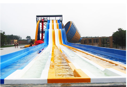 Meerbaans regenboog waterglijbaan voor waterpark | 4-baans mattenrace glijbaan | Fiberglass regenboog glijbaan fabrikant sinds 1994