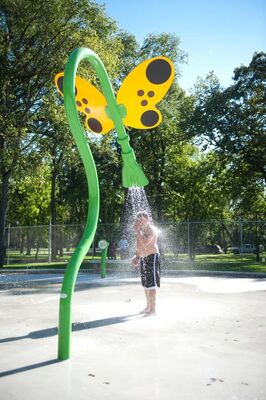 Kinderwaterspeeltoestellen met thermisch verzinkte staalconstructie, corrosiebestendige glasvezelgoot en ondiep waterveiligheidsontwerp