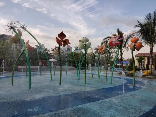 Kinderwaterspeeltoestellen met thermisch verzinkte staalconstructie, corrosiebestendige glasvezelgoot en ondiep waterveiligheidsontwerp