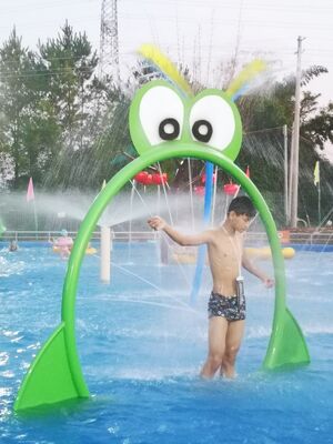 Kinderwaterspeeltoestellen met thermisch verzinkte staalconstructie, corrosiebestendige glasvezelgoot en ondiep waterveiligheidsontwerp