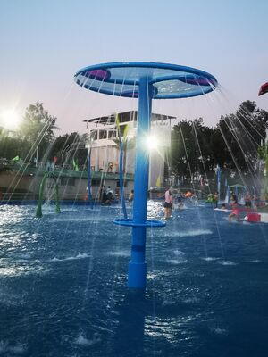 Kinderwaterspeeltoestellen met thermisch verzinkte staalconstructie, corrosiebestendige glasvezelgoot en ondiep waterveiligheidsontwerp