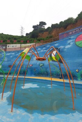 Kinderwaterspeeltoestellen met thermisch verzinkte staalconstructie, corrosiebestendige glasvezelgoot en ondiep waterveiligheidsontwerp