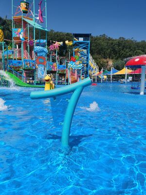 Kinderwaterspeeltoestellen met thermisch verzinkte staalconstructie, corrosiebestendige glasvezelgoot en ondiep waterveiligheidsontwerp