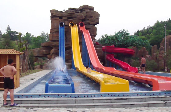 Hoge snelheidsdia/Volwassen Water Plastic Dia voor het Park van het Avonturenwater/Aangepaste Waterdia